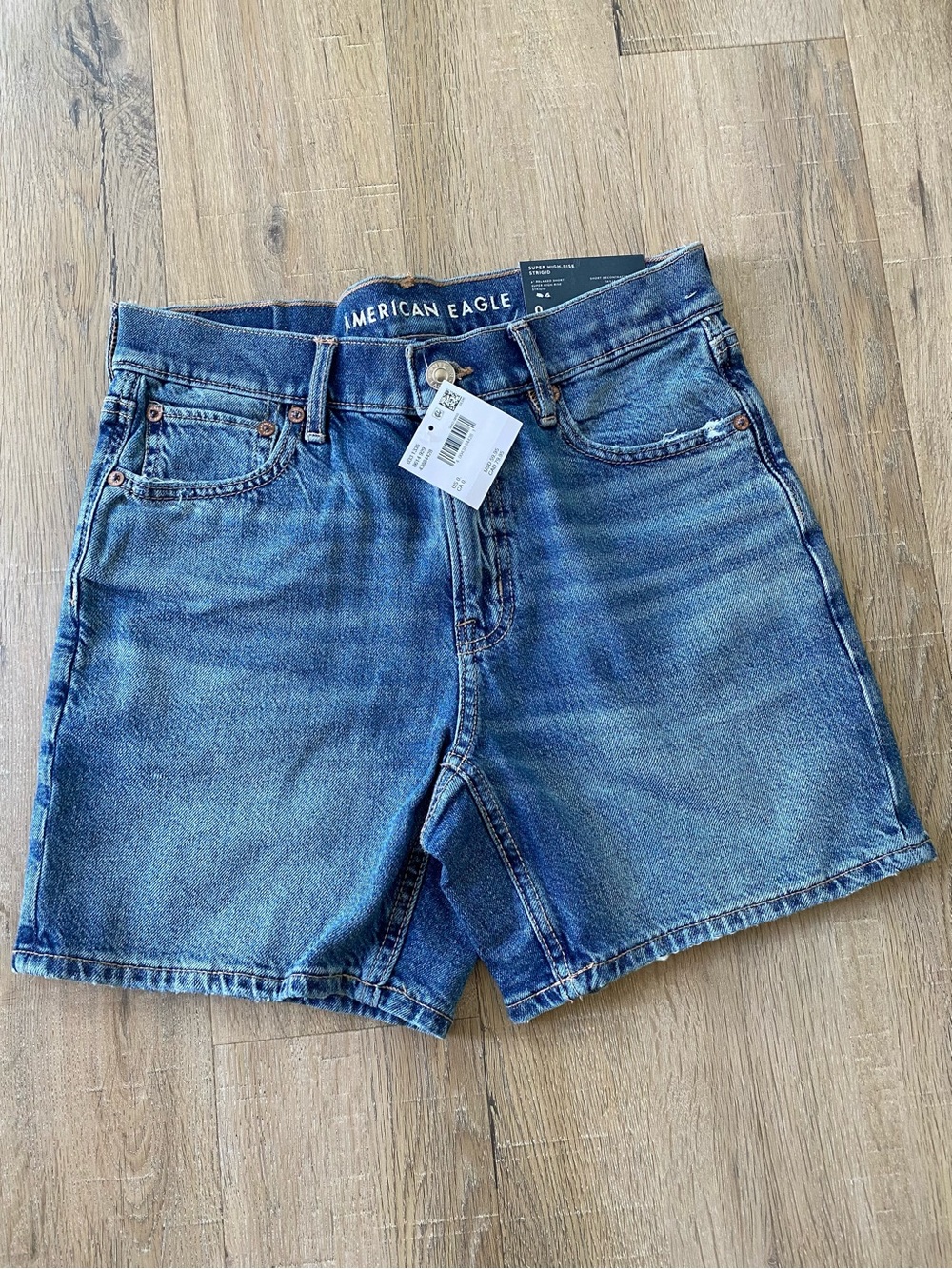 American Eagle 6" Relaxed High-Rise Denim Shorts - Medium Blue